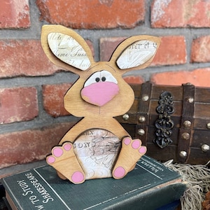 Wood Sitting Bunny