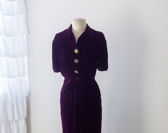 Size M/L, 1930s Plum Purple Silk Velvet Pleated Dress / DR181