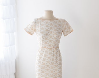 Size XS, 1950s White Embroidered Wiggle Dress