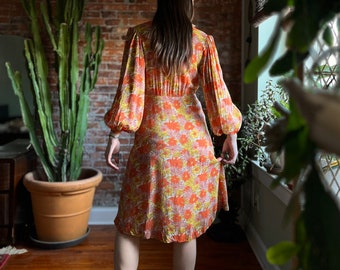 Size M, 1940s Orange Silk Floral Dress w/Bishop Sleeves