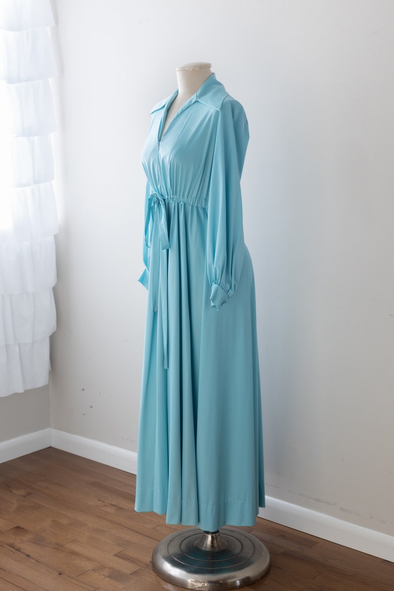 Size M/L, 1970s Iris Blue Long Sleeve Tie Waist Night Dress image 3