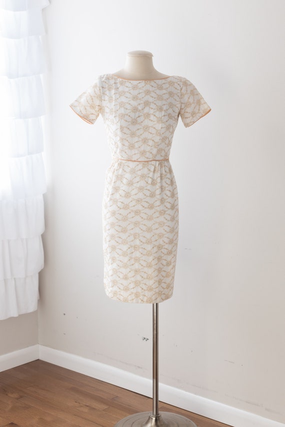 Size XS, 1950s White Embroidered Wiggle Dress