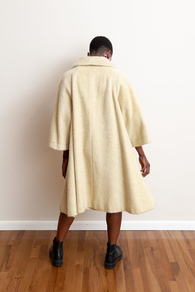 Size ML 1950s Cream Wool Swing Coat