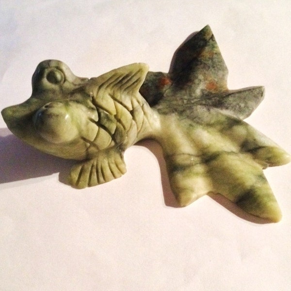 Vintage Hand Carved Jade Chinese Fancy Tail Goldfish