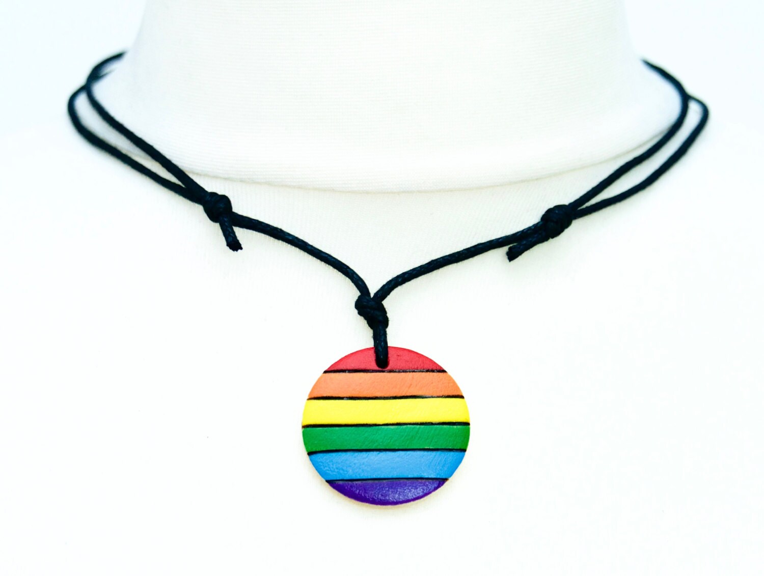 Round rainbow pendant necklace