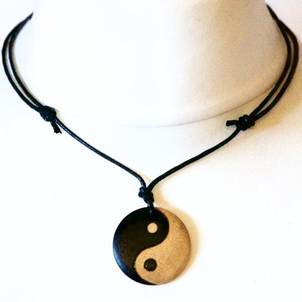 Mens Yin Yang ketting hanger handgemaakte houten gepersonaliseerd cadeau voor een man, eenvoudige koord ketting, minimalistische sieraden