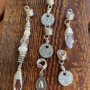 Loc Jewelry, Star Dust 6-teiliges Set | Goldfarbener Draht | Kristall-Druzy-Anhänger