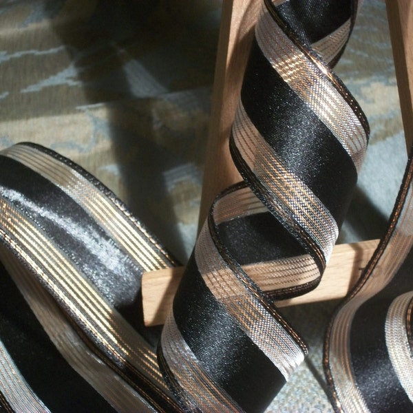 ¡Raro! 2 yardas - Vintage Metallic Copper and Black Satin Crinoline/Horsehair Trim -1940's Milliners Stock -1 3/8 pulgadas de ancho - Made In France