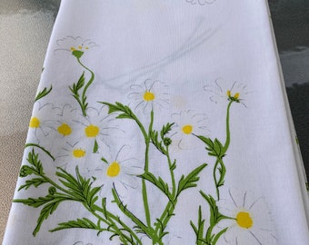 Vintage Vera  tablecloth  "Daises and Thistles"