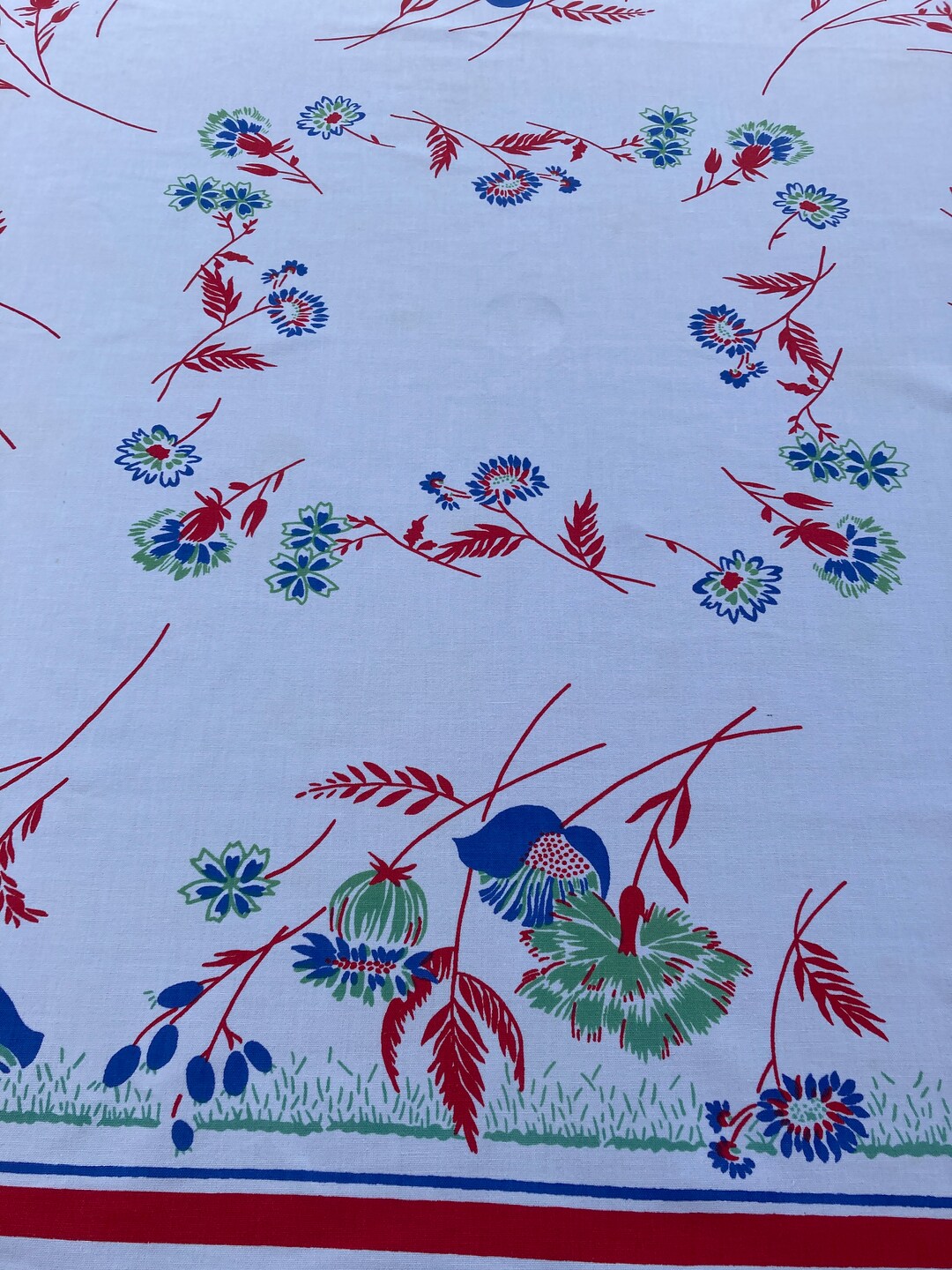 Wilendur Classic Vintage Tablecloth, Red, White and Blue Mums Daises and Thistle WOW Etsy
