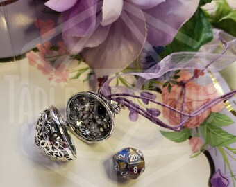 Hyacinth Mini d20 Necklace