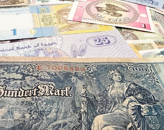 Billetes de más de 100 años y papel moneda del mundo moderno. Lote de 28 billetes. Moneda. Efectivo.