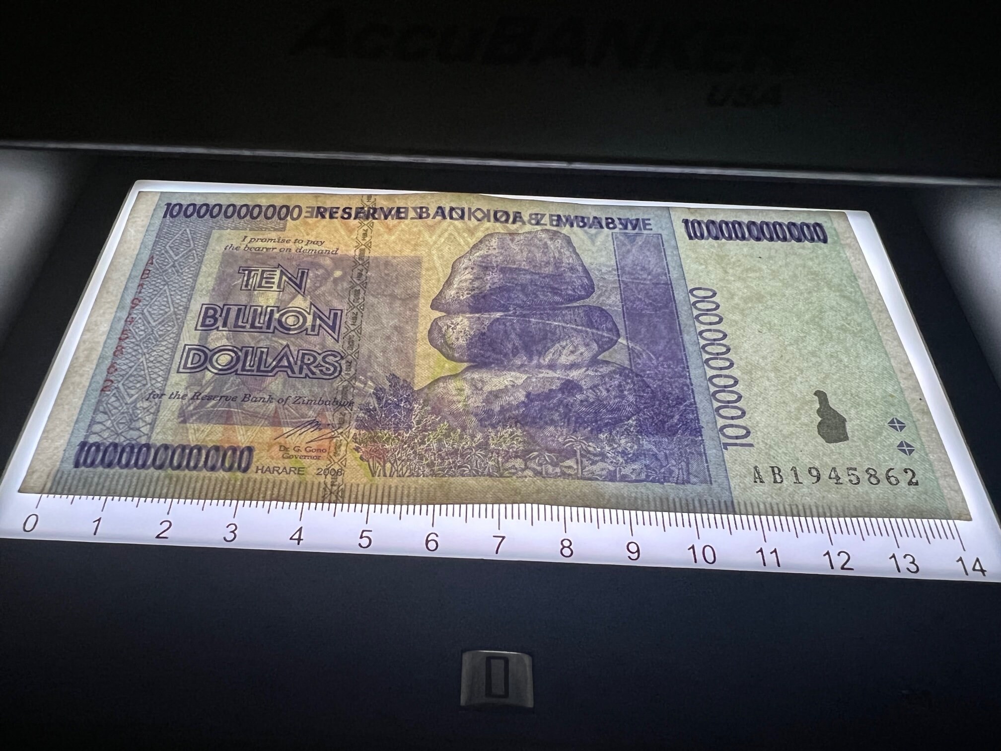 ジンバブエドル 100ビリオン　紙幣の100枚 ジンバブエ 100兆ドル紙幣 100兆ジンバブエドル