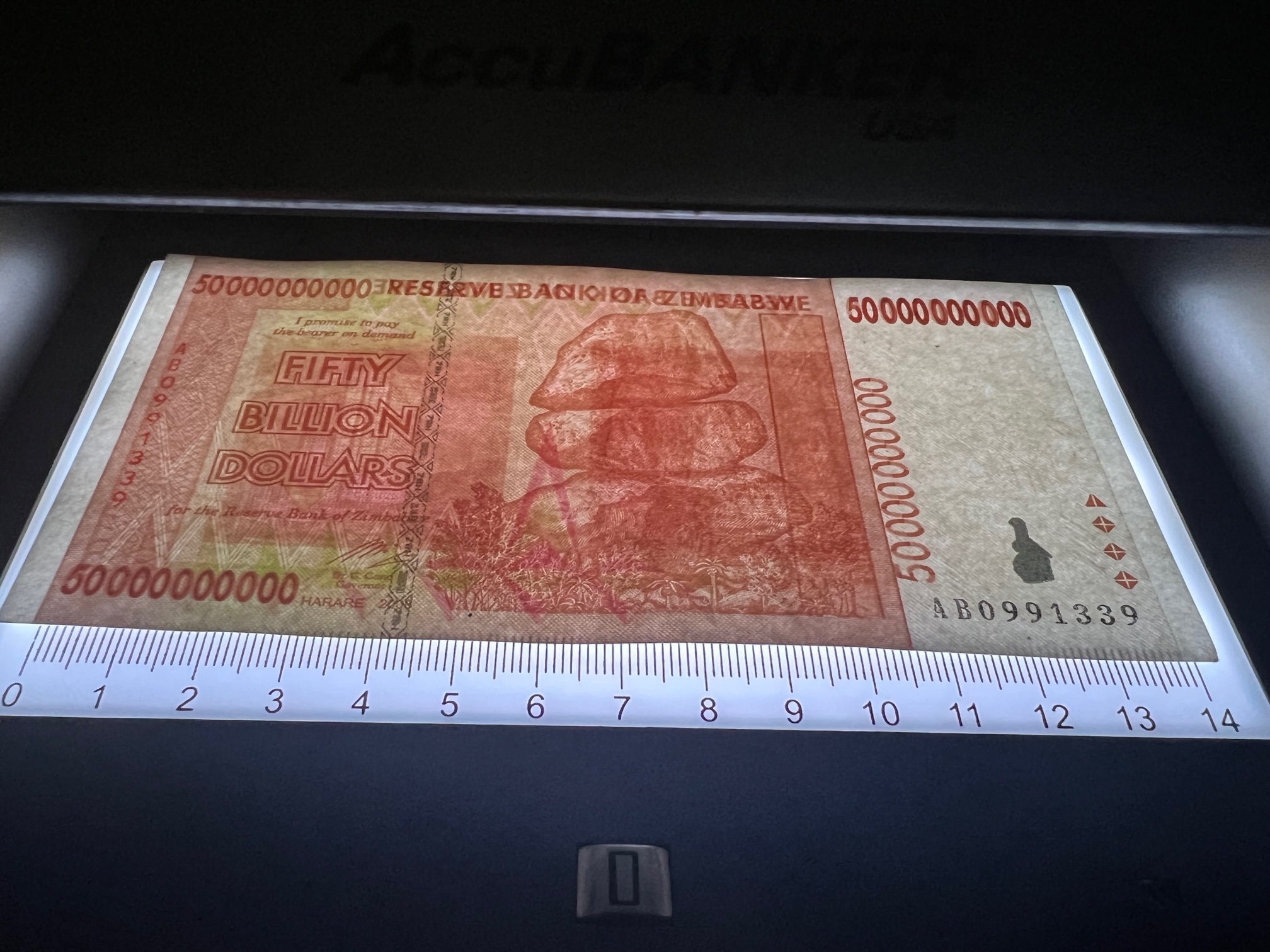 ジンバブエ 10億、200億、500億ドル紙幣 お金 通貨 ハイパーインフレ