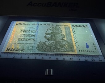 ジンバブエ 10億、200億、500億ドル紙幣 お金 通貨 ハイパーインフレ