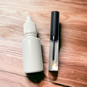Eye Liner Sealer for Cake or Powder Liner.