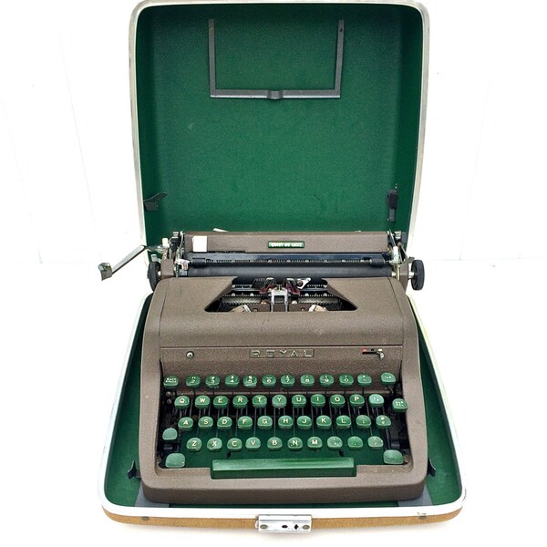 1950s Vintage Royal Quiet De Luxe Portable Typewriter with Original Mustard Yellow Hard Case - Green Keys - Retro Typewriter