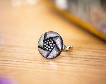 Small adjustable ring in old silver button of the 1940s in glass paste and brass adjustable vintage jewel for women - Arlette