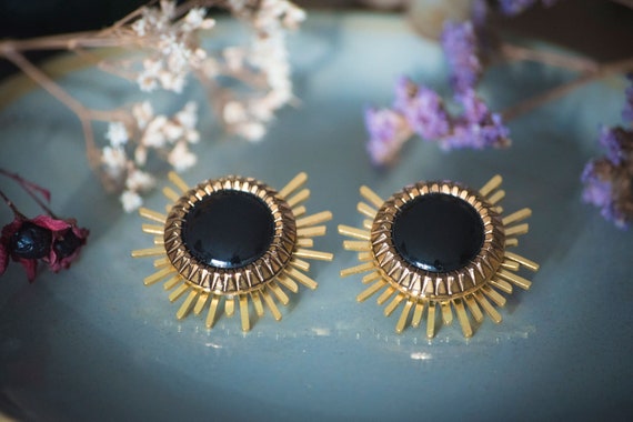 Vintage button best sale earrings