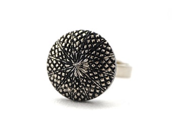 Petite bague ajustable bouton ancien - acier inoxydable - bague 1,8 cm - bague vintage - noire et argentée pâte de verre - 18 mm -  Victoire