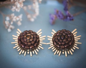 Earrings old button - stainless steel and brass 34 mm - vintage bronze button with relief- glass paste - Solare Gilberte