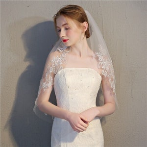 Shoulder wedding veil, Embroidered Floral Lace Short Bridal Veil, 2 Layers Applique Mesh Veil with Comb