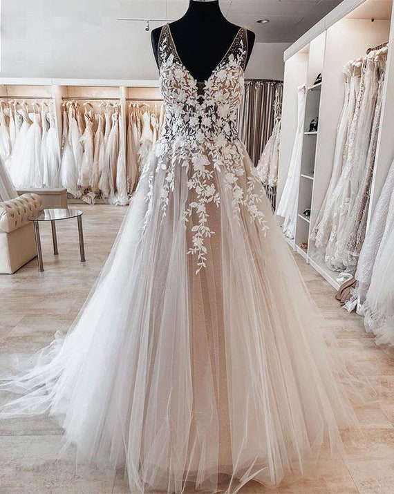Flower Applique Wedding Dress Deep V Neck Open Back Wedding Gown Sleeveless Rustic Garden Wedding Gown Etsy Canada