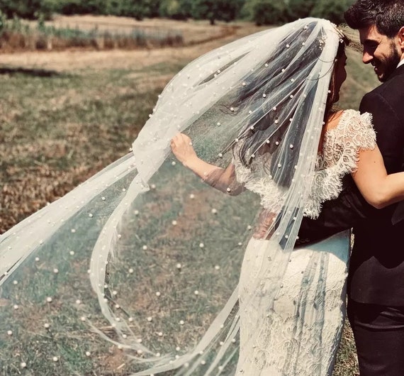Customized Extra Long Bridal Pearl Bead Veil With Blusher  display picture 1