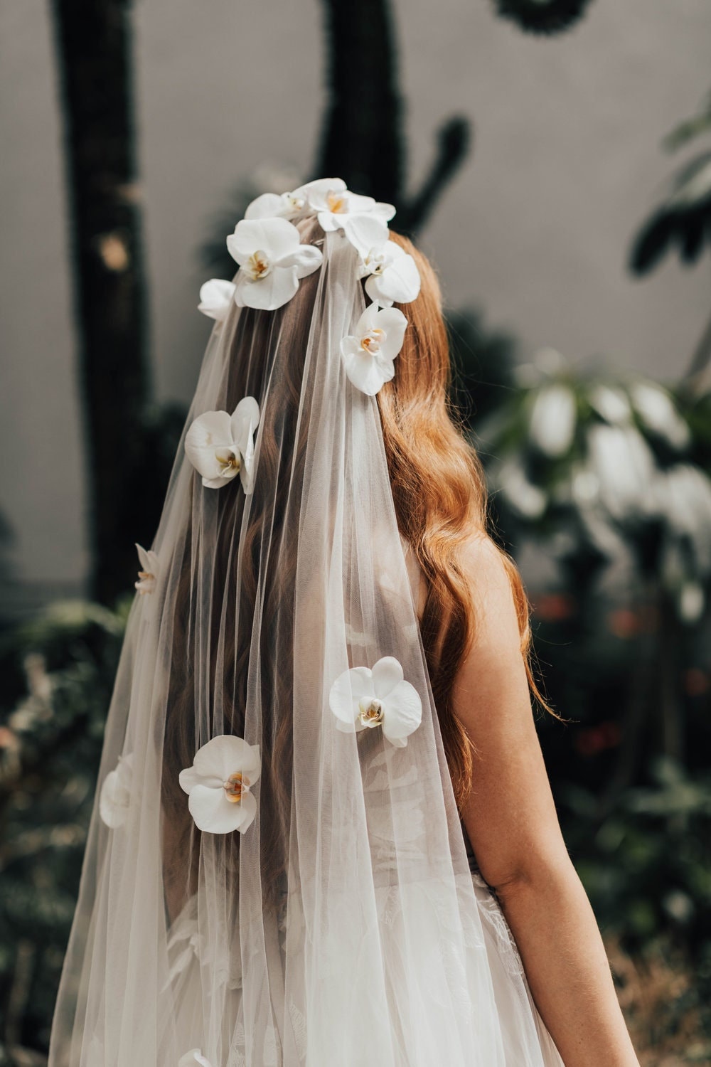 Orchid Flower Wedding Veil for Garden Boho Look Floral Bridal Veil, Narrow Wedding Veil, Unique Floral Veil Fingertip Chapel Cathedral Veil