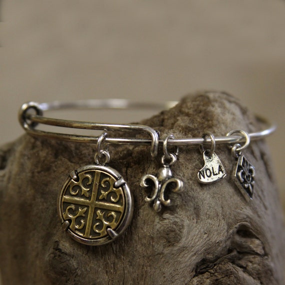 専用　silver 925 fleur cross charm bracelet Circle Cross Charm Bangle Bracelet, Fleur De Lis - Etsy