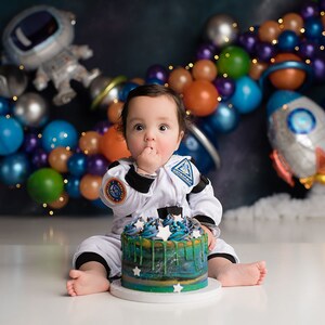 Outer Space Photography Backdrop - Astronaut, Galaxies, Planets, Stars, Sky, Universe, UFO, solar system, Cake Smash, Birthday, Balloon Arch