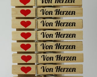 Holz Wäscheklammern  Von Herzen  Wäscheklammer bedruckt mit Herz, Tischkarte, Gastgeschenk, Anstecker für Hochzeit