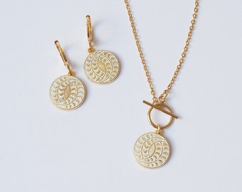 Gold jewelry set, chain and mini hoop earrings, boho pattern