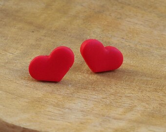 Orecchini a bottone a cuore mini rossi realizzati in argilla polimerica, orecchini a bottone colorati, regalo per la fidanzata, regalo per la sorella