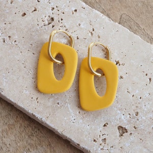 Polymer clay earrings yellow, golden hoop earrings with pendant, light statement earrings, two in one Mango Gelb