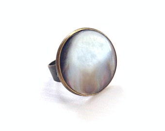 Genuine mother of Pearl shell vintage button ring "Vadim"