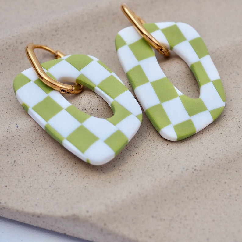 Polymer clay earrings yellow, golden hoop earrings with pendant, light statement earrings, two in one Grün Kariert