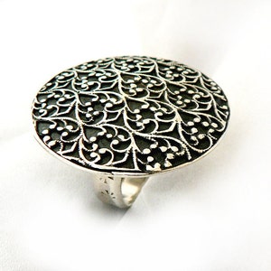 Big silver ring, oxidized sterling silver, circular shape with heart design, art deco, statement ring, large and comfortable, Ilan Amir