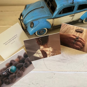 Conjunto de três cartões fotográficos impressos em papel reciclado, cartão de citação de Leonard Cohen, joias Ilan Amir, cartões de citação Wabi Sabi