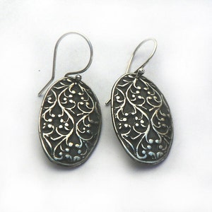 Oxidized silver earrings, lightweight and casual, dangling oval earrings with filigree pattern, lace design, gift for her, gift for mom