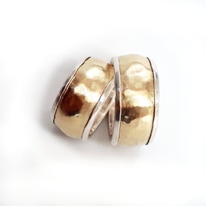 Beliebte Ehering Set, Bio-Eheringe, seine und ihre passende Set, abgerundete Kanten, gehämmert Gold, bequeme breitband, hohle Band