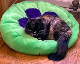 Cat Bed, Plush Faux Fur Cat Bed. A  Purr...Cat Bed.