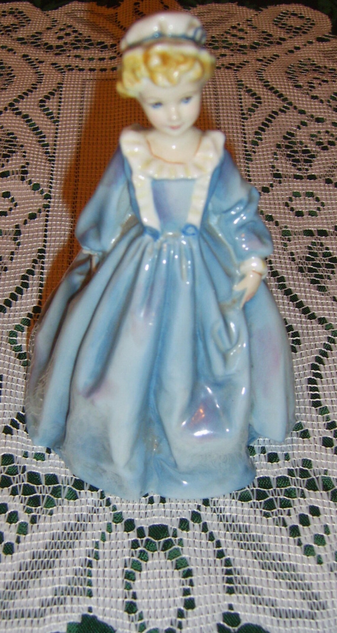 Vintage Collectible Royal Worcester Porcelain Figurine Grandmothers