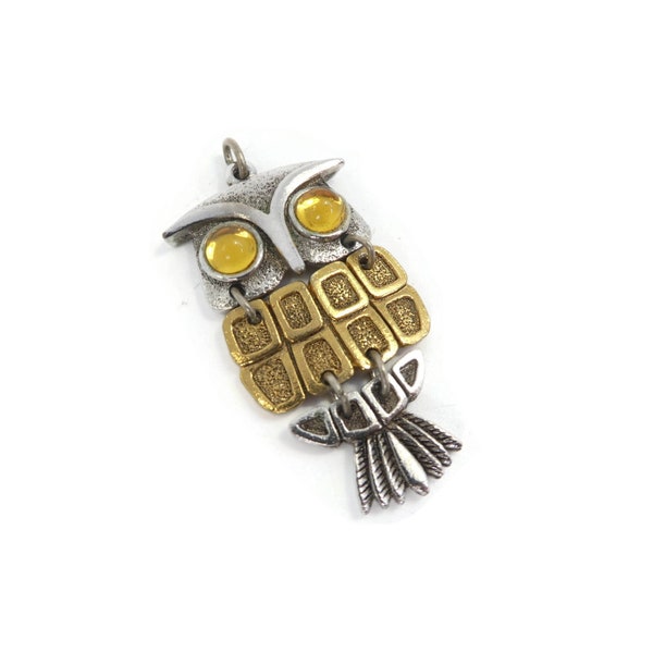 Pendentif hibou articulé vintage, yeux en verre jaune, ton argent doré