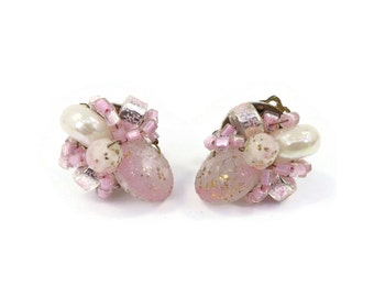 vintage, perles roses en grappe, boucles d'oreilles, lucite, clips, or ton argent, fabriqué au Japon