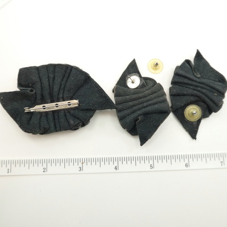 Grey Leather Brooch Set Circa 1980/'s Vintage Post Earrings Silver Tone