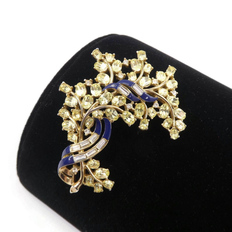 Vintage TRIFARI, ALFRED PHILLIPE, Jonquil Rhinestone Brooch, Yellow and Clear Rhinestones, Navy Blue Enamel, Gold Tone, Signed, Circa 1950's image 4