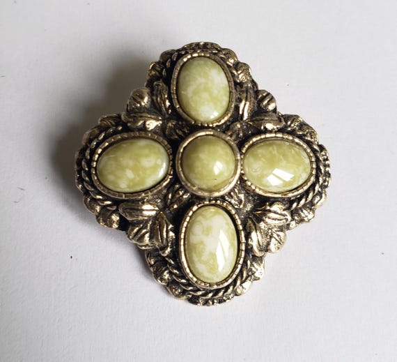 Miracle Celtic Connemara Faux Agate  Brooch - Scottish Jewellery - Celtic Jewellery 83
