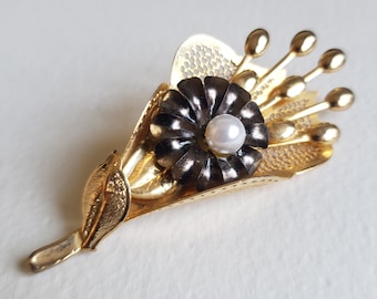 Vintage Flower Brooch - Vintage Jewellery-32