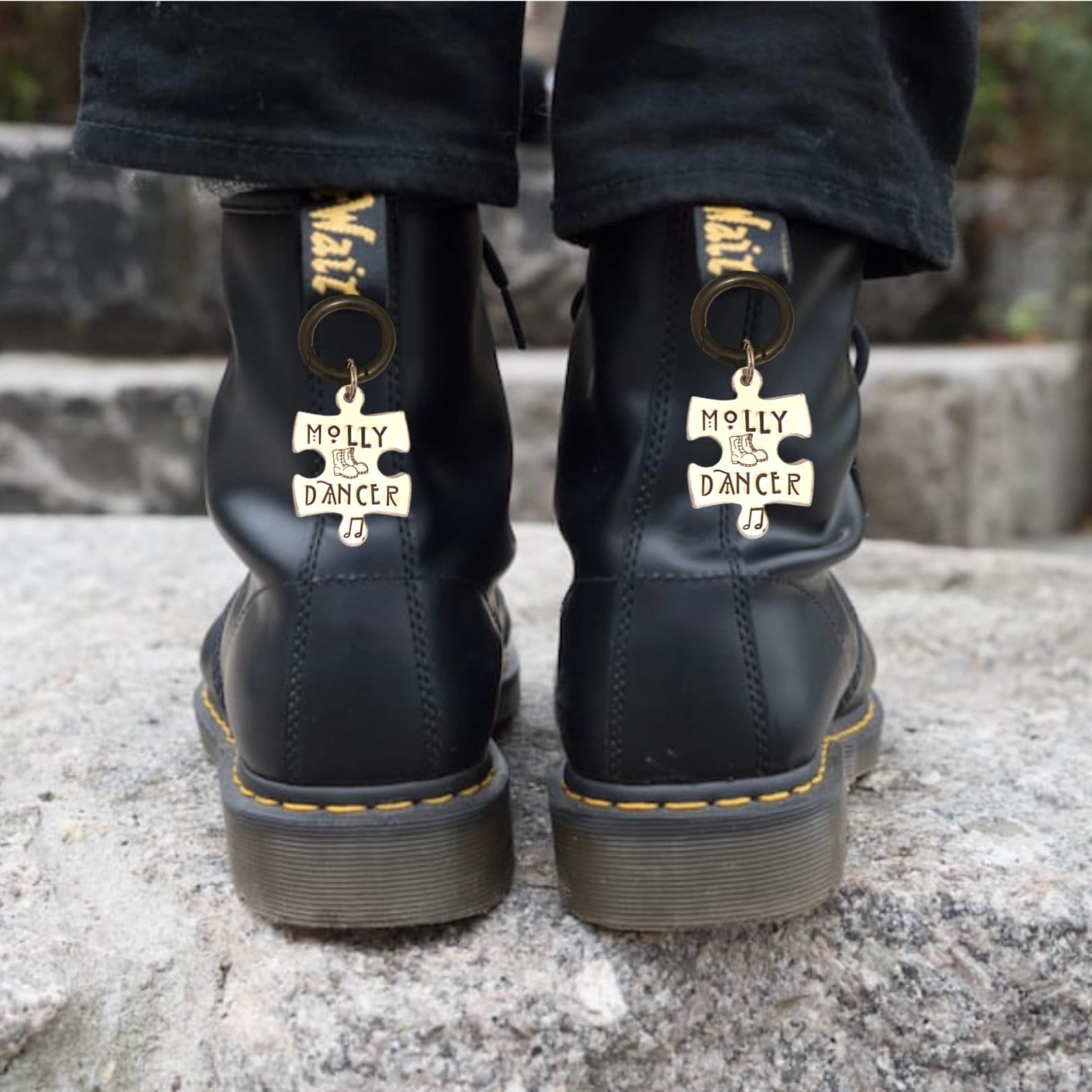Dr hotsell martens tag